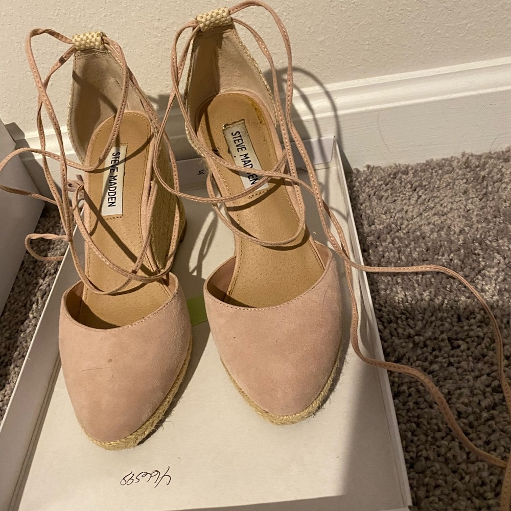 Steve Madden lace up wedge